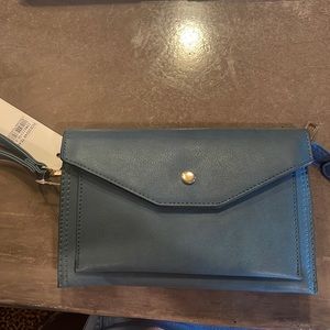 Isabelle nwt vegan real clutch crossbody